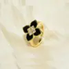 Anillo de Trébol de Cuatro Hojas de Lujo Ligero Transfronterizo Europeo y Americano Chapado en Cobre Dorado Circonita Microincrustada Moda Exquisita Anillo Abierto de Gama Alta para Mujeres