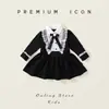Fabricante de Vestidos Estilo Hepburn para Meninas Outono 2026 Novo Vestido Longo de Manga Longa Retrô com Laço de Renda Vestido Princesa Atacado