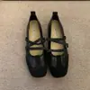 Zapatos Mary Jane retro de estilo francés con tiras cruzadas para mujer, nuevos zapatos planos de ballet para la tarde de otoño 2026, zapatos individuales rojos