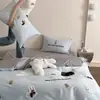 Novo Conjunto de Quatro Peças de Roupa de Cama de Algodão de Fibra Longa 100S Estampado de Desenho Animado para Primavera e Verão Lençóis de Cama Capa de Colcha Roupa de Cama Toalha Infantil Conjunto de Quatro Peças Bordado