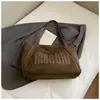 Bolso Tote de Gamuza de Gran Capacidad Súper Popular para Mujer 2025 Nuevo Estilo Retro Bolso de Hombro de Moda Bolso de Axila con Letras
