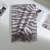 Cachecol Novo com Estampa de Zebra de Caxemira Sintética para Outono e Inverno, Aquecedor de Pescoço Vintage Europeu e Americano Espesso com Franjas, Xale à Prova de Frio