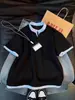 Camiseta Masculina de Verão Patchwork Listrada Falsa Duas Peças Manga Curta, Algodão Mamba, Toque de Alta Tecnologia, Gola V, Estilo Americano, Ombro Normal, Blusa de Manga Curta