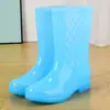 Botas de lluvia transparentes de gel moda zapatos impermeables engrosados botas de lluvia altas para adultos Zapatos de goma de trabajo para mujer cubrezapatos antideslizantes para cocina
