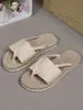 Chinelos de palha trançada com bico reto e presilha para o pé, estilo europeu e americano, espinha de peixe, chinelos leves femininos, novo estilo verão 2024, tamanho grande, casuais e frescos