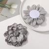 Tela estilo coreano borde quemado flor flor de satén rosa flor de cuello flor de pelo hecha a mano DIY todo partido horquilla accesorios para el cabello accesorios para la ropa venta al por mayor