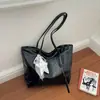 Moda retro gran capacidad 2026 casual color sólido nuevo para ir al trabajo retro suave bolso de mano para el hombro bolso grande