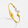 Estilo ins europeu e americano fivela de amor pulseira de aço titânio moda feminina atmosfera cristal diamante formato de coração liso aço inoxidável ornamentos de mão