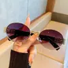 Novos Óculos de Sol Estilo Punk Retrô Europeu e Americano Óculos de Sol com Armação Pequena Oval para Homens e Mulheres Tendência Óculos Estilo Hong Kong de Alta Qualidade