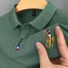 Camisa Polo para Hombre Verano Casual Nuevo Estilo Bordado Cuello Campana Moda Holgada Manga Corta Camiseta con Bordado Versátil Moderna