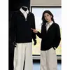 Nueva sudadera de manga larga de imitación de dos piezas para hombre para otoño e invierno con logo, top versátil casual con cuello de solapa y media cremallera para parejas