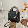 Bolsa de Mão Bordada de Cor Sólida High-End 2026 Nova Bolsa Feminina Tendência da Moda Transfronteiriça Simples de Ombro Transversal Bolsa Feminina Dior
