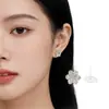 Aretes de Flor de Plata de Ley para Mujer, Nuevo Diseño de Nicho con un Toque de Lujo, Pendientes Sencillos de Flor de Cerezo de Lujo Ligero 2025