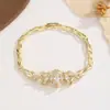 Pulsera de Vid de Lujo Cruzada con Pedrería para Mujer, Sensación de Alta Gama, Pulsera Floral de Circonia Marquesa, Pulsera de Circonia Exquisita de Nicho