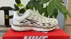 Tênis Retro Branco com Sola Combinada P-6000 Estilo Pai Tendência Europeia e Americana Couro de Duas Camadas com Malha Tênis Esportivo Cnpt