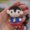 Muñeca de Monstruo de Tres Ojos Colgante de Lana Colgante Tejido a Mano Producto Terminado Muñeca de Ganchillo Hecha a Mano Colgante de Ganchillo Producto Terminado