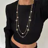 Corrente de suéter multicamadas com rosa oca e pérolas artificiais, estilo europeu e americano, disponível em dourado e prateado, com pérolas de formato único para sobreposição, um acessório feminino