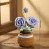 Planta en maceta de rosa tejida a crochet producto terminado, flor artificial de hilo hecha a mano, decoración de escritorio para el hogar, manualidad decorativa tejida creativa