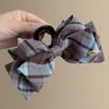 Grampo de Cabelo com Laço Estampado Estilo College Grampo Simples Estilo Coreano Clipe de Tubarão com Etiqueta Dourada Acessório de Cabelo Parte de Trás da Cabeça Acessório de Cabeça