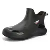 Botas de lluvia para hombre de caña baja, zapatos impermeables para exteriores sin cordones, zapatos de goma ligeros antideslizantes de PVC para hombre, zapatos de agua