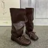 Botas de mujer de cuero estilo western vintage, botas estilo ballet con cordones y pliegues, botas de montar a media pantorrilla, botas largas de punta cuadrada
