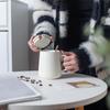 Caneca de cerâmica para casa estilo nórdico rede vermelha ins criativa com tampa e colher copo de água caixa de presente caneca de café simples