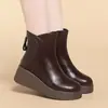 Botas Martin de suela gruesa, piel suave, nueva colección de invierno 2026, botas para mujer con forro de felpa, engrosadas, punta redonda, diseñadas para mujeres petite, botines que aumentan la altura, botas de algodón