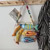 Bolsa de Tecido Casual Simples Nicho Estilo Coreano 2026 Nova Engraçada Desenho de Peixe Única Grande Capacidade Ombro Transversal
