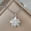 Amazon Oro Blanco Completo Diamante Circonita Diamante Blanco Pétalo Collar de Moda Versátil Súper Brillante Fresco Nicho Versátil Collar