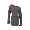 Estilo Deseo Puro Hombro Caído Descubierto Elegante Ceñido a la Cadera Falda Moda Femenina Versátil Cintura Fruncida Vestido de Manga Larga Sexy Falda Corta
