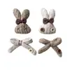 Conejo de Peluche con Botones Accesorios de Lazo Pinzas para el Cabello Fundas para Teléfono Bolsos Zapatos Calcetines Accesorios de Ropa Decoraciones DIY