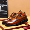 Sapatos de Couro Grossos Estilo Britânico para Homens no Atacado, Casuais com Bico Redondo de Couro Genuíno para Noivo Casamento, Sapatos Masculinos Esculpidos Brogue
