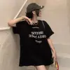 Camiseta Blanca Retro Suelta Casual de Manga Corta para Mujer ins2025 Año Nuevo Diseño con Sentido Nicho Versátil Top de Cuello Redondo