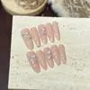 Dai Rison [Ilha dos Amores] - Arte de unhas em tom nude, suave e elegante, com zircônias cúbicas adoradas e pontas de unha feitas à mão