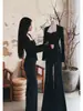 Camiseta de manga larga cuadrada negra estilo francés, puro deseo, para mujer, nueva colección de otoño, de alta gama, elegante, deslumbrante, top versátil para chicas a la moda