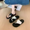 Sandalias de meter con decoración metálica de moda para mujer, para uso exterior en verano, pantuflas de suela gruesa, sandalias de meter versátiles de estilo casual para vacaciones