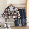 Conjunto para niño 2026 nueva colección de otoño, ropa infantil elegante y moderna, conjunto de tres piezas de cárdigan de cuadros para bebé para niños