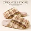 Pantuflas de Algodón a Cuadros de Suela Gruesa Retro para Hombres y Mujeres en Otoño e Invierno Felpa Cálida para el Hogar Familiar Interiores y Exteriores Suela Gruesa Antideslizante Pantuflas de Hombre