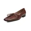 Zapatos de cuero con cordones vintage de piel de vaca lavada de alta calidad, colección otoño 2026, tacón bajo grueso, punta cuadrada, zapatos de media caña para mujer de piel auténtica