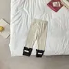 Leggings para Meninas de Primavera e Outono Moda Bebê Crianças Infantis Individuais Tendência Estilo Coreano Bloco de Cores Letras Empilhadas Tornozelo Roupa Exterior Calças Longas