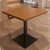 Mobiliario de comedor de alta gama, incluyendo mesas y sillas, popular en cafés de moda, establecimientos comerciales, restaurantes, hoteles y casas de huéspedes; mesas y sillas de comedor de madera maciza hechas a medida