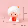 Boneca de Ovelha Fofa de Desenho Animado Original para Atrair Dinheiro no Ano Novo Acessórios Decorativos DIY Painel do Carro Enfeites de Artesanato para Desktop
