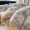 Novo Conjunto de Roupa de Cama de Lã de Leite Espessa de Inverno Conjunto de Quatro Peças Uso Doméstico Lençol de Cama de Fleece Coral com Veludo Extra Conjunto de Três Peças