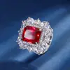 2023 nuevo temperamento europeo y americano cobre chapado en oro simulación corindón rojo retro cuadrado traje piedra principal femenina 10*12
