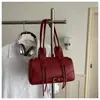 Bolsa de Mão Retro para Motocicleta para Mulheres Primavera/Verão 2026 Bolsa Simples de Almofada Bolsa de Ombro de Alta Qualidade Bolsa de Axila de Grande Capacidade