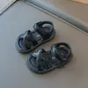 Sandalias Infantiles 2026 Verano Nuevo Estilo Bebé Estilo Coreano Antideslizantes Suela Suave Calzado de Playa para Bebés Sandalias Simples y Versátiles
