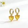 Brincos Coloridos em Zircônia em Formato de Coração Estilo Luxo Leve de Fábrica, Banhados a Cobre com Ouro 18K, Brincos Femininos Coração de Pêssego Estilo Doce e Cool
