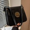 A bolsa pequena popular deste ano para mulheres outono e inverno 2023 nova moda bolsa mensageiro retrô popular online popular bolsa quadrada pequena de ombro único
