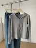 Sudadera con capucha y cremallera para mujer, bordado de letras de terciopelo mousse, nuevo estilo coreano para mujeres petite, otoño 2026