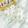 Flores margaridas artificiais de veludo de 6 cm, flores artificiais, flores de seda, flores para grampo de cabelo, acessórios de cabelo estilo antigo, componentes DIY feitos à mão
